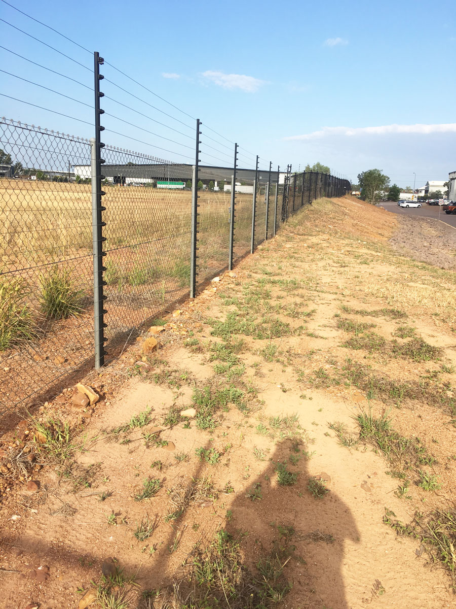 Electric boundary clearance fence